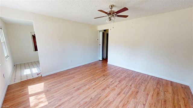 117 Jenness LN, Newport News, VA 23602