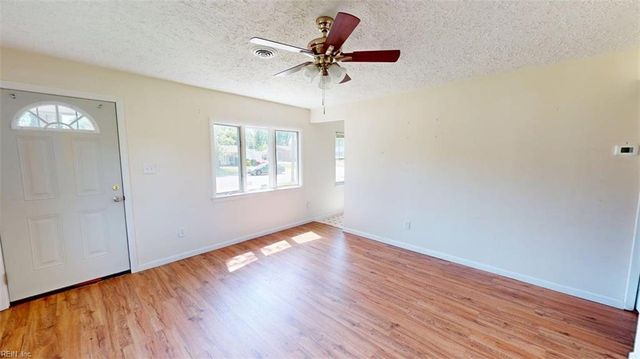 117 Jenness LN, Newport News, VA 23602