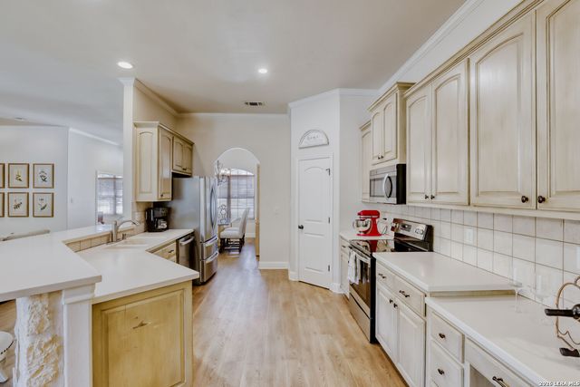 225 Lone Tree, Boerne, TX 78006