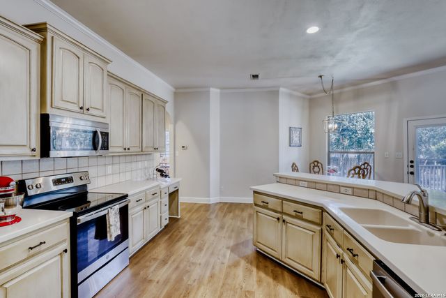 225 Lone Tree, Boerne, TX 78006