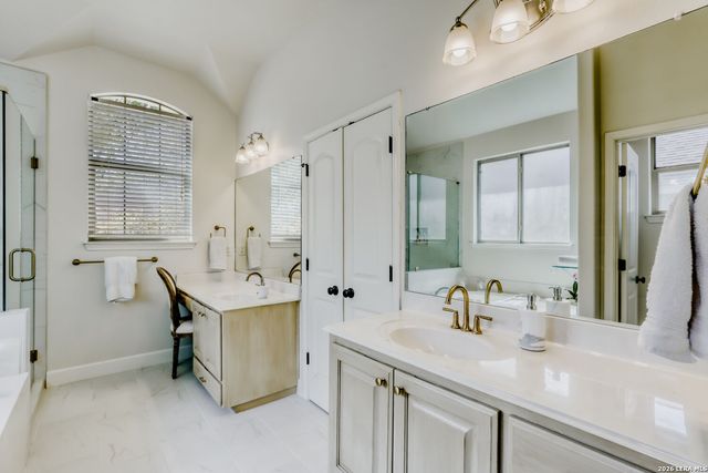 225 Lone Tree, Boerne, TX 78006