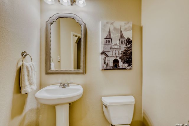 225 Lone Tree, Boerne, TX 78006