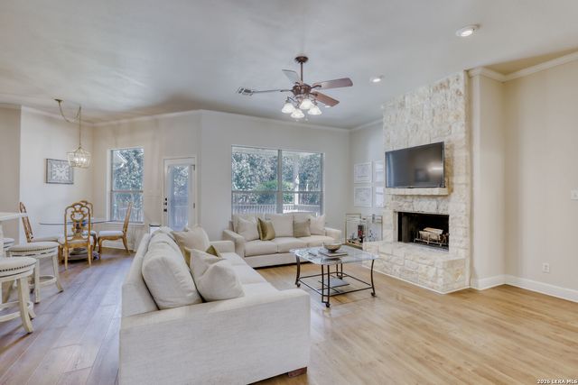 225 Lone Tree, Boerne, TX 78006