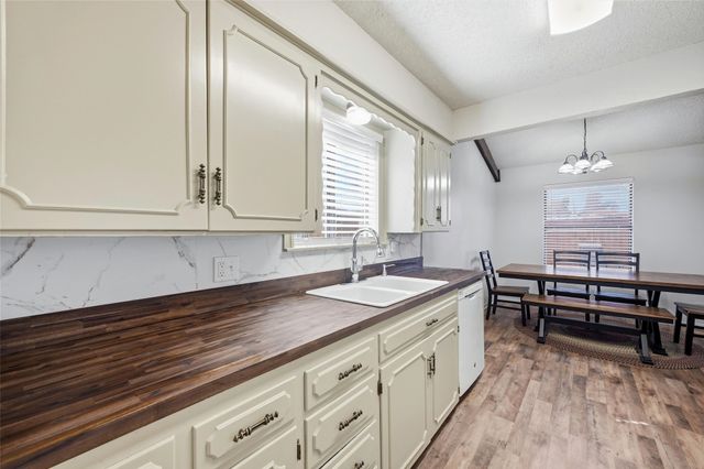 1901 Paula Drive, Denison, TX 75020