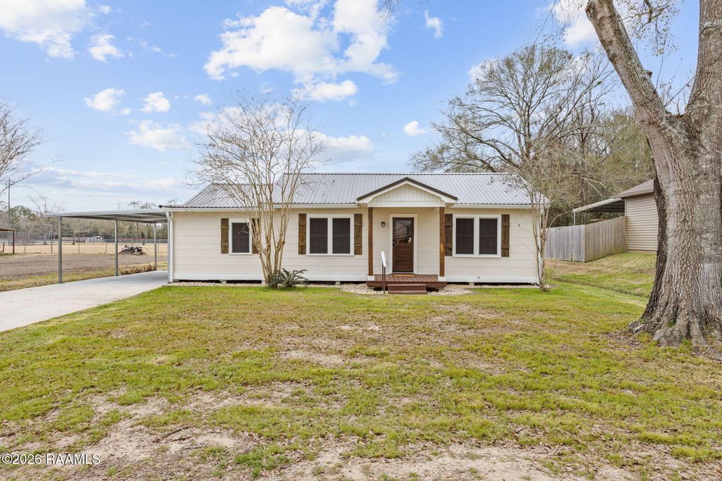 1041 Helen Road, St. Martinville, LA 70582
