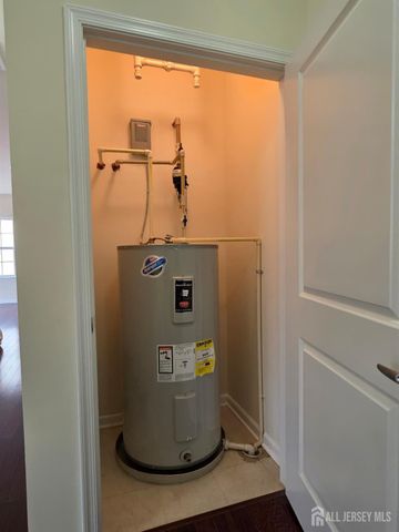 631 Strassle Way, South Plainfield, NJ 07080