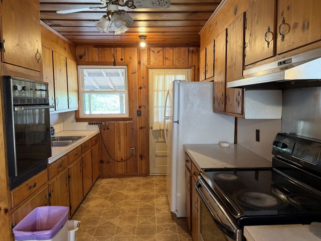 266 Sparta St, Spencer, TN 38585