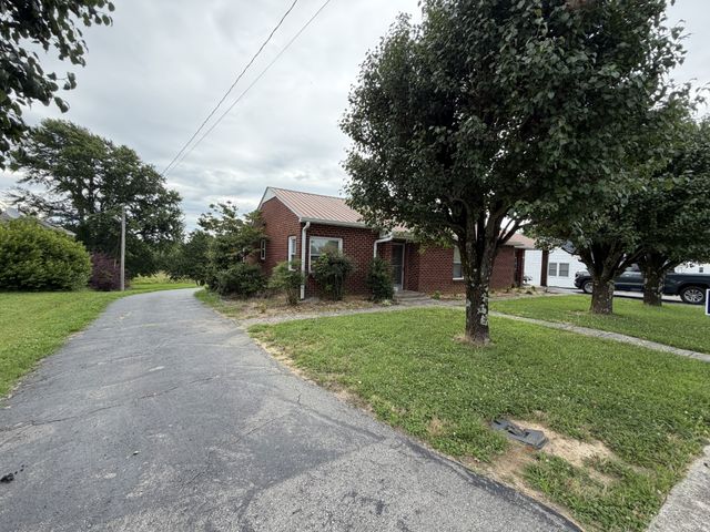 266 Sparta St, Spencer, TN 38585