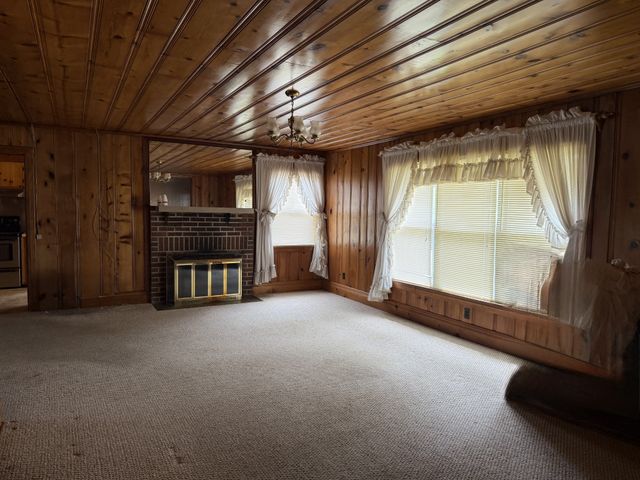 266 Sparta St, Spencer, TN 38585