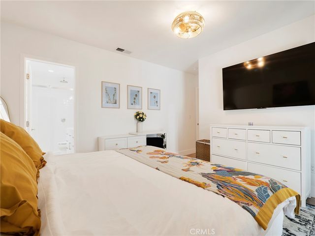 10018 Cozycroft Avenue, Chatsworth, CA 91311