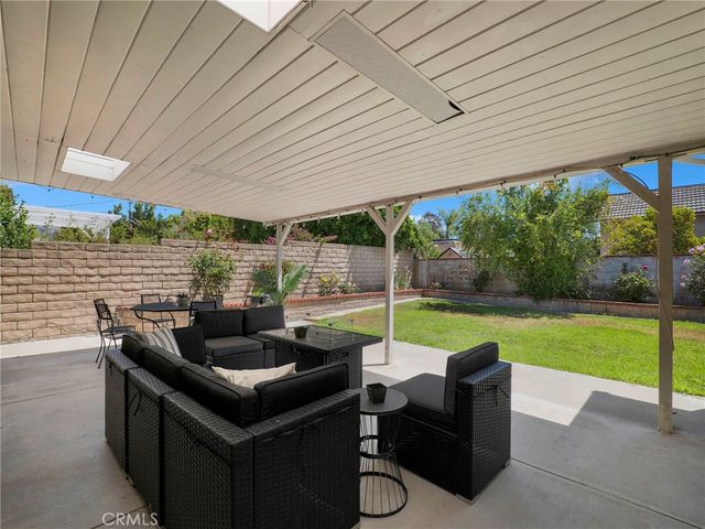 10018 Cozycroft Avenue, Chatsworth, CA 91311