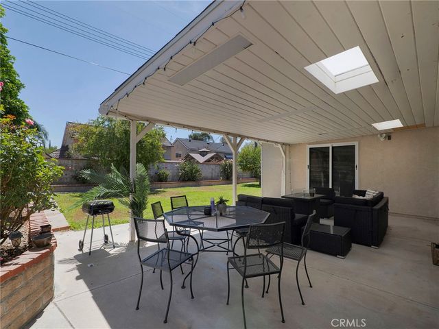 10018 Cozycroft Avenue, Chatsworth, CA 91311