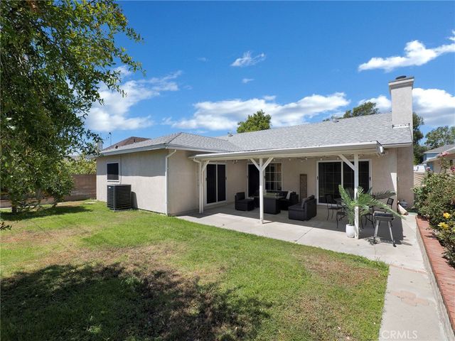 10018 Cozycroft Avenue, Chatsworth, CA 91311