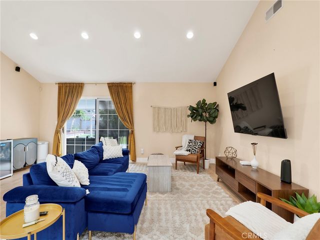 10018 Cozycroft Avenue, Chatsworth, CA 91311