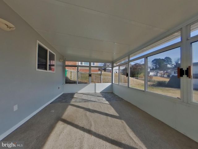 2305 BERKLEY ST, Temple Hills, MD 20748