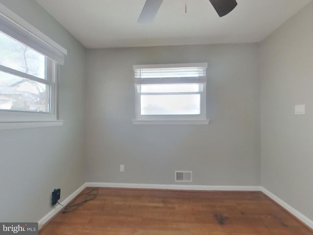 2305 BERKLEY ST, Temple Hills, MD 20748