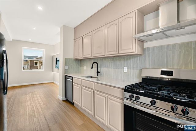 69 Chestnut Street, Lodi, NJ 07644