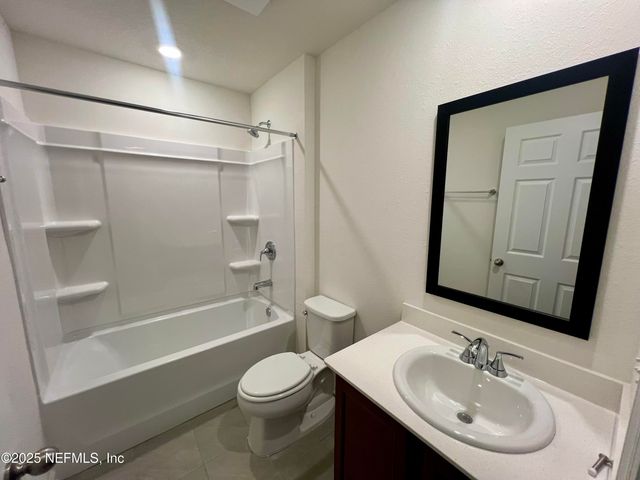 8284 HAWKES MEADOW Drive, Jacksonville, FL 32219