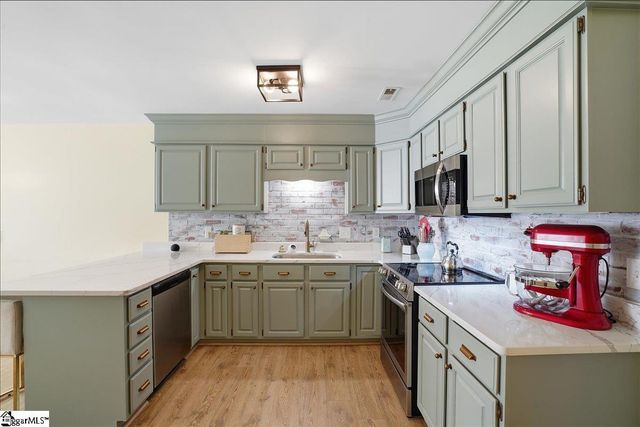 426 Sparrow Hawk Court, Greer, SC 29650