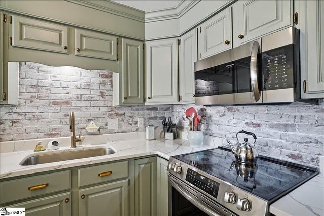 426 Sparrow Hawk Court, Greer, SC 29650