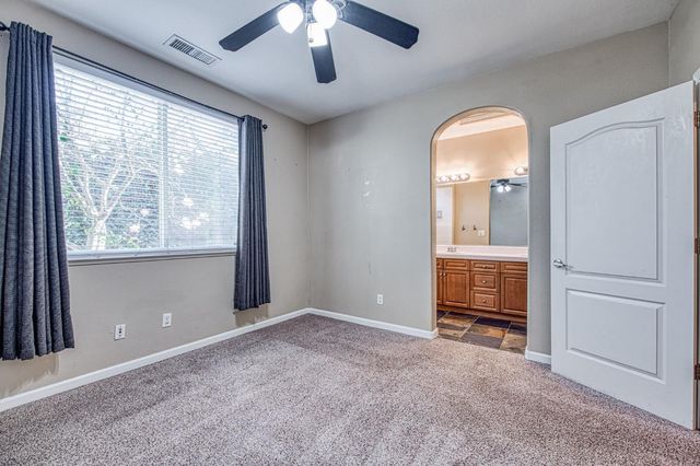 5674 N Lemon Tree Lane, Fresno, CA 93722