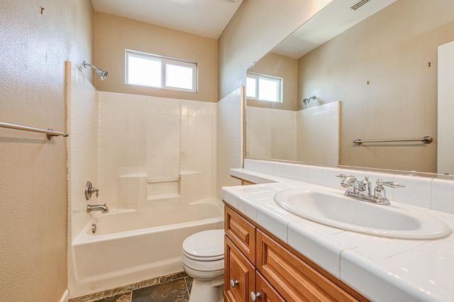 5674 N Lemon Tree Lane, Fresno, CA 93722