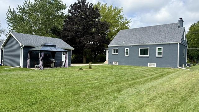 223 W State ROAD, North Prairie, WI 53153
