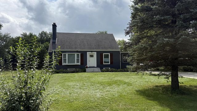 223 W State ROAD, North Prairie, WI 53153