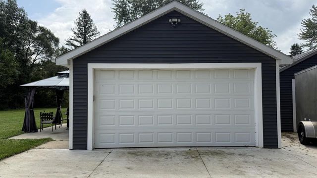 223 W State ROAD, North Prairie, WI 53153