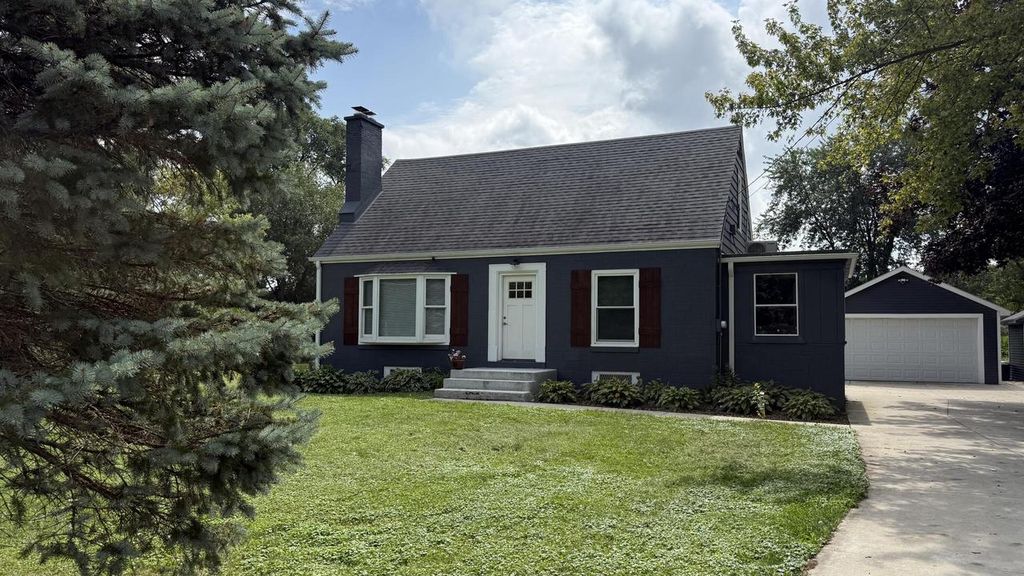 223 W State ROAD, North Prairie, WI 53153