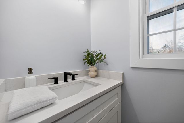 17 Elm Court, Barrington, NH 03825