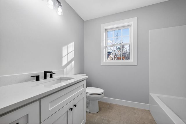 17 Elm Court, Barrington, NH 03825