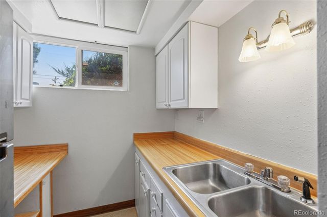 5701 W 49th Avenue, Denver, CO 80212