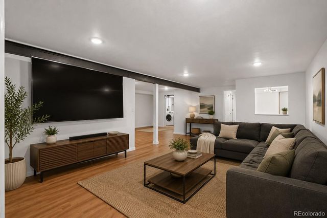 5701 W 49th Avenue, Denver, CO 80212