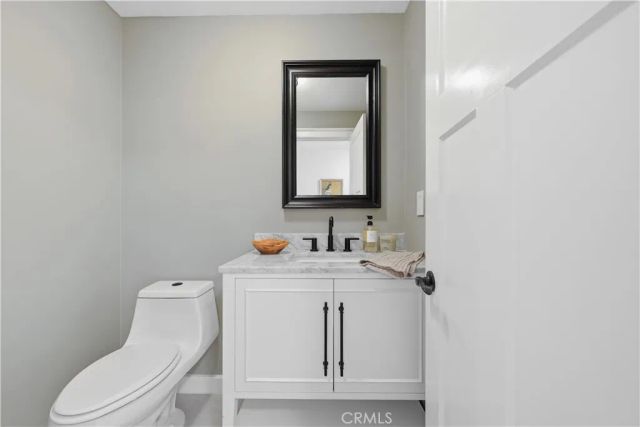 2413 Venier, Costa Mesa, CA 92627