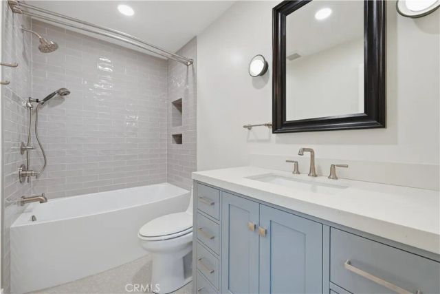 2413 Venier, Costa Mesa, CA 92627