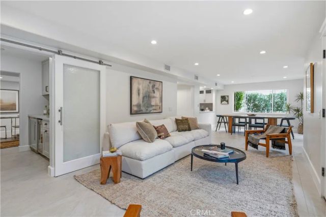 2413 Venier, Costa Mesa, CA 92627