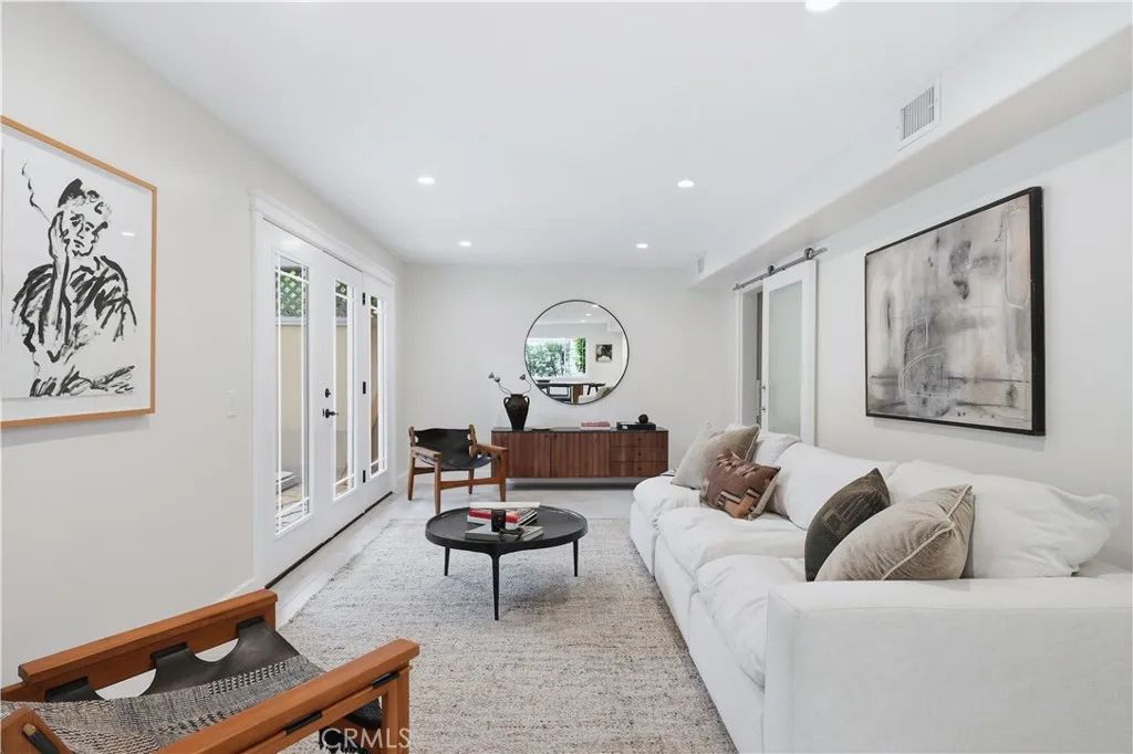 2413 Venier, Costa Mesa, CA 92627