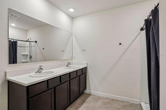 134 HICKORY COURSE TRAIL, Ocala, FL 34472