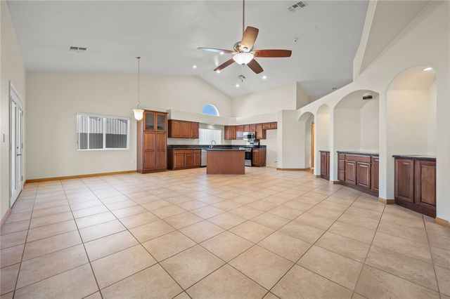 5623 S Desert Lakes Drive, Fort Mohave, AZ 86426