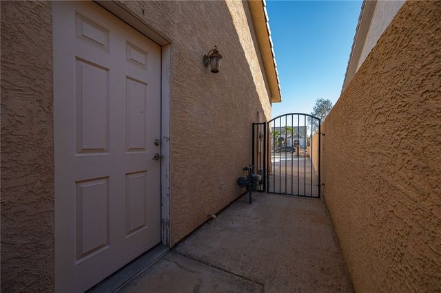 5623 S Desert Lakes Drive, Fort Mohave, AZ 86426