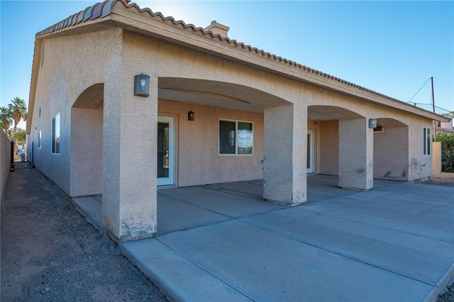 5623 S Desert Lakes Drive, Fort Mohave, AZ 86426