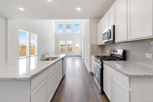 6122 Quiet Oak Place, San Antonio, TX 78219