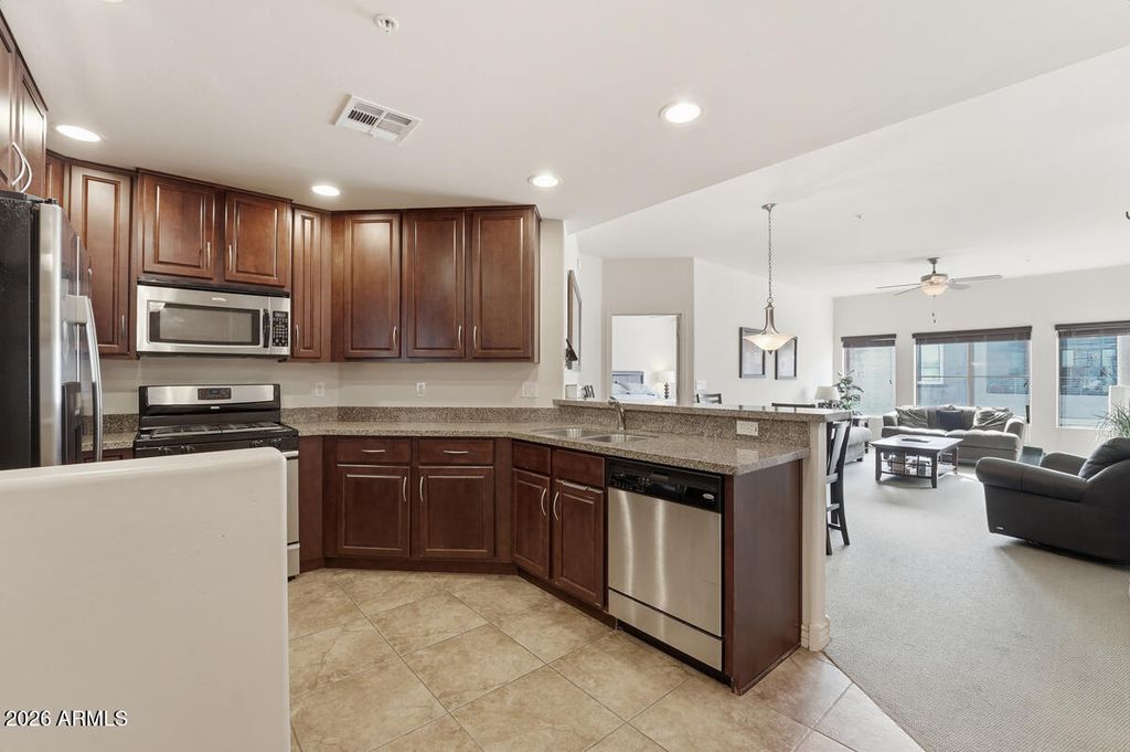 5350 E DEER VALLEY Drive 4401, Phoenix, AZ 85054 — photo 2