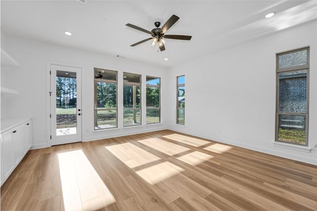 3003 S 14Th Street, Rogers, AR 72758