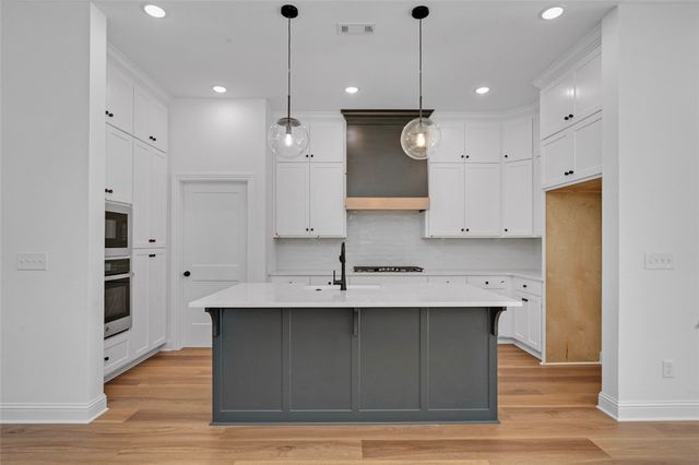 3003 S 14Th Street, Rogers, AR 72758