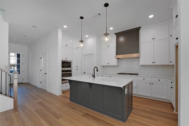 3003 S 14Th Street, Rogers, AR 72758