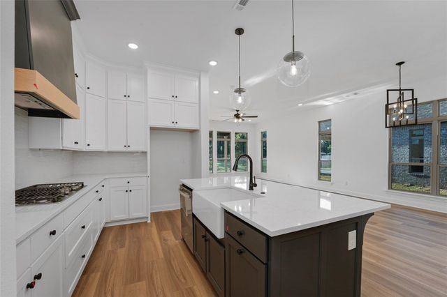 3003 S 14Th Street, Rogers, AR 72758