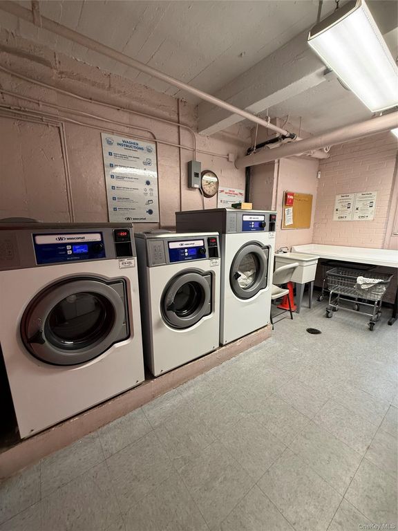 27-04 Parsons Blvd 2G, Flushing, NY 11354 — photo 5