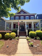 2231 Lochview Street, Pineville, NC 28134